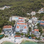 Malo Aparthotel Arbanija