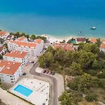 Aparthotel Malo Arbanija