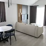 Malo Aparthotel Arbanija