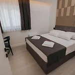 Malo Aparthotel 3*