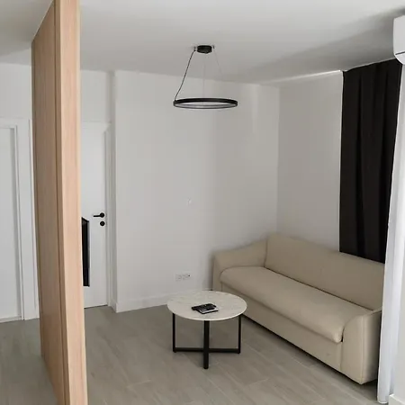 Malo More Aparthotel Arbanija