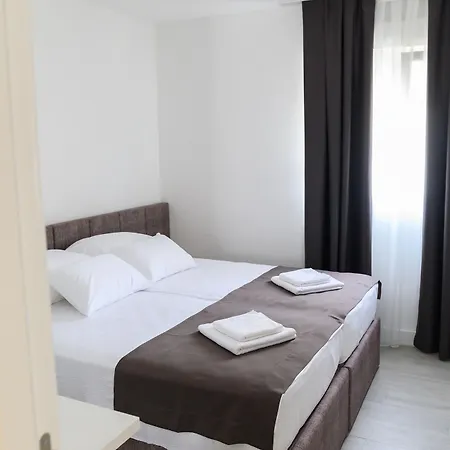 Aparthotel Malo More 3*