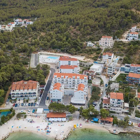 Malo Appart hôtel Arbanija