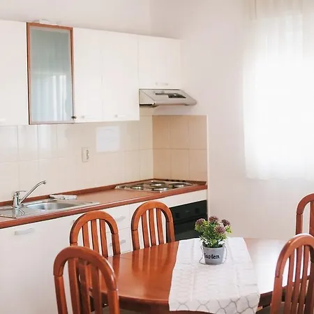 Malo Apartahotel