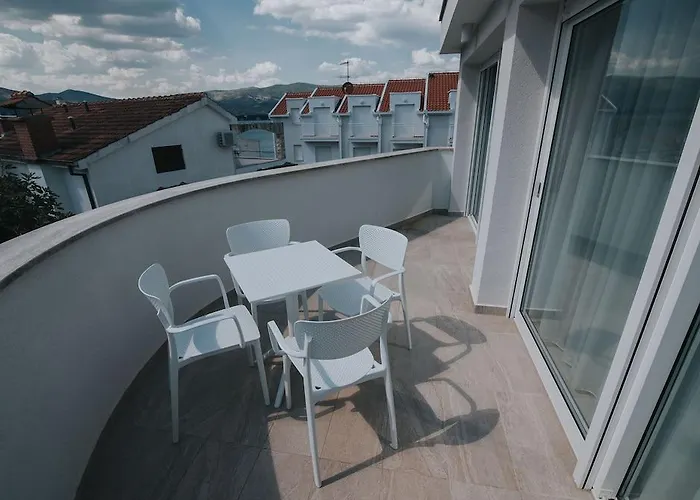 Lägenhetshotell Malo Arbanija