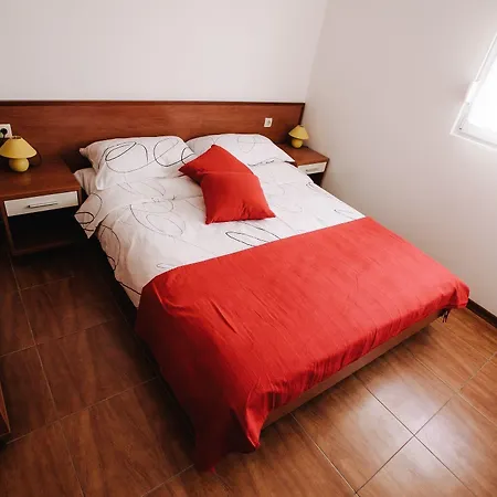 Malo Appart hôtel Arbanija