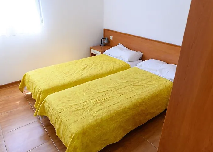 Malo Hotel apartamentowy Arbanija