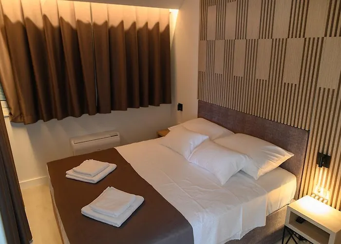 Malo Hotel apartamentowy Arbanija